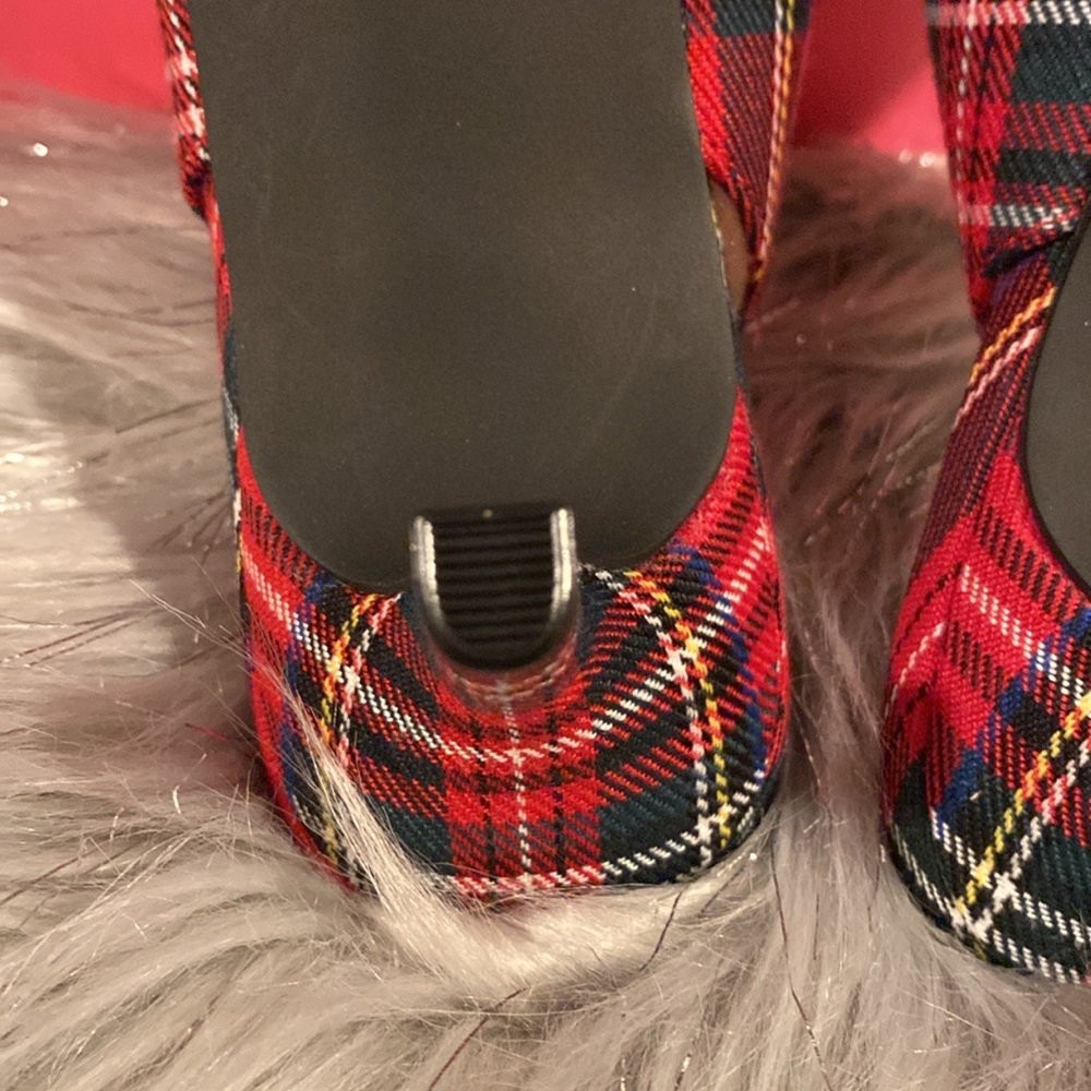 BNWT ISAAC MIZRAHI Viral Red Green Plaid Flat Shoes Women's Size 8 - Picture 7 of 8